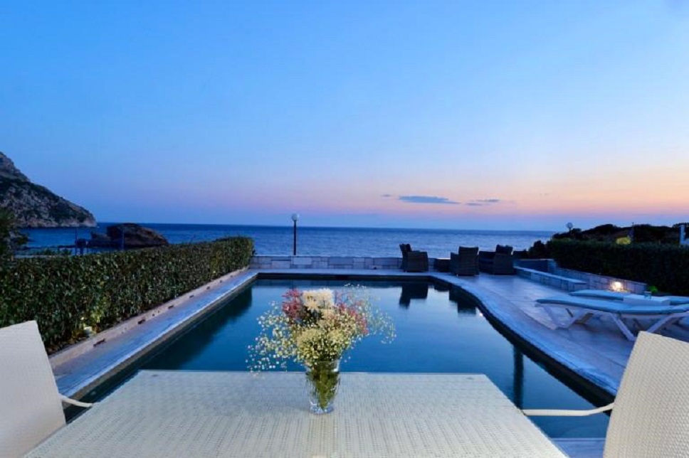 Seafront House for sale in Anavyssos. ID A4-5775