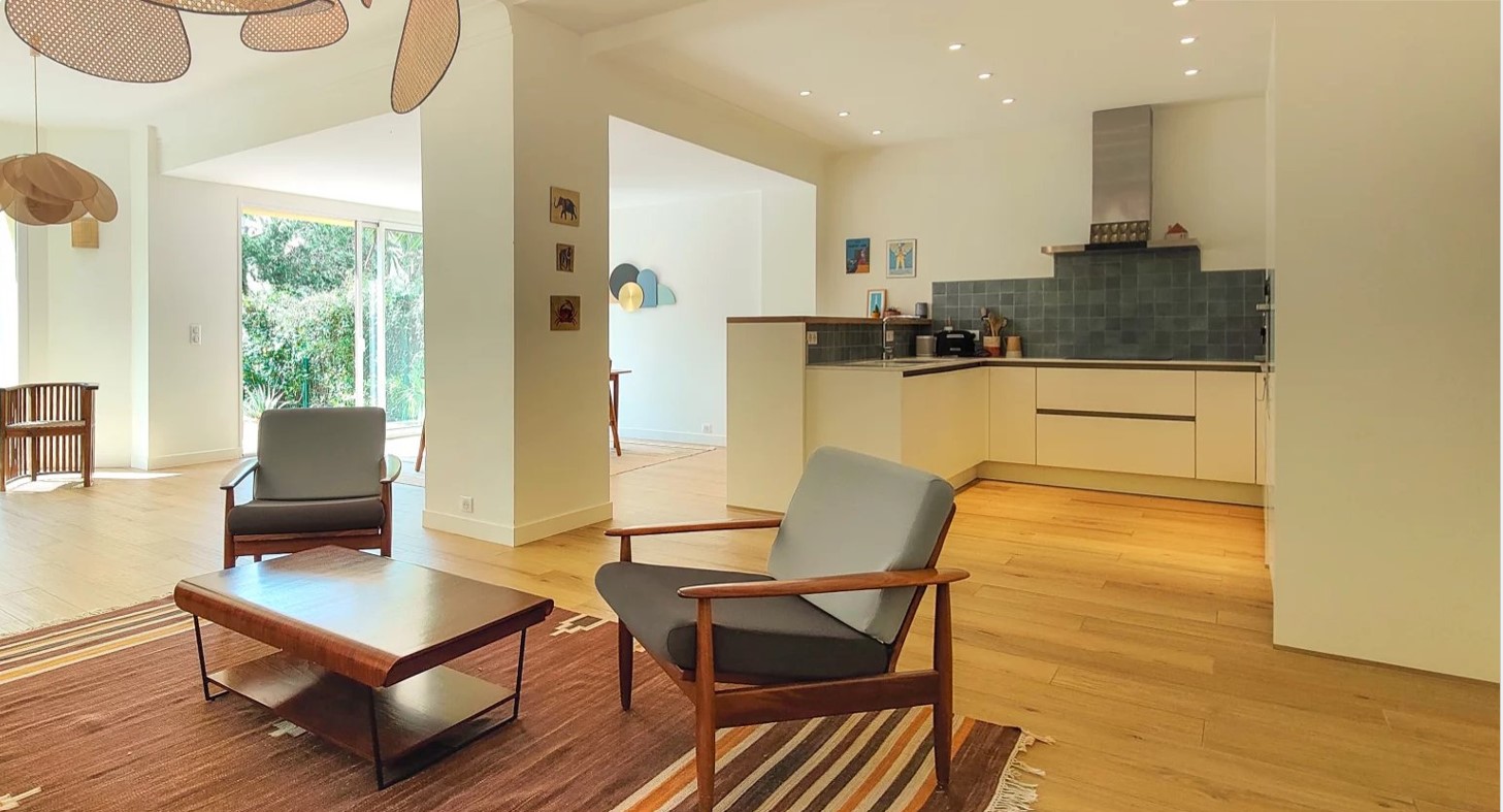 Luxury Villa for sale in Cap d'Antibes. ID Frv-919