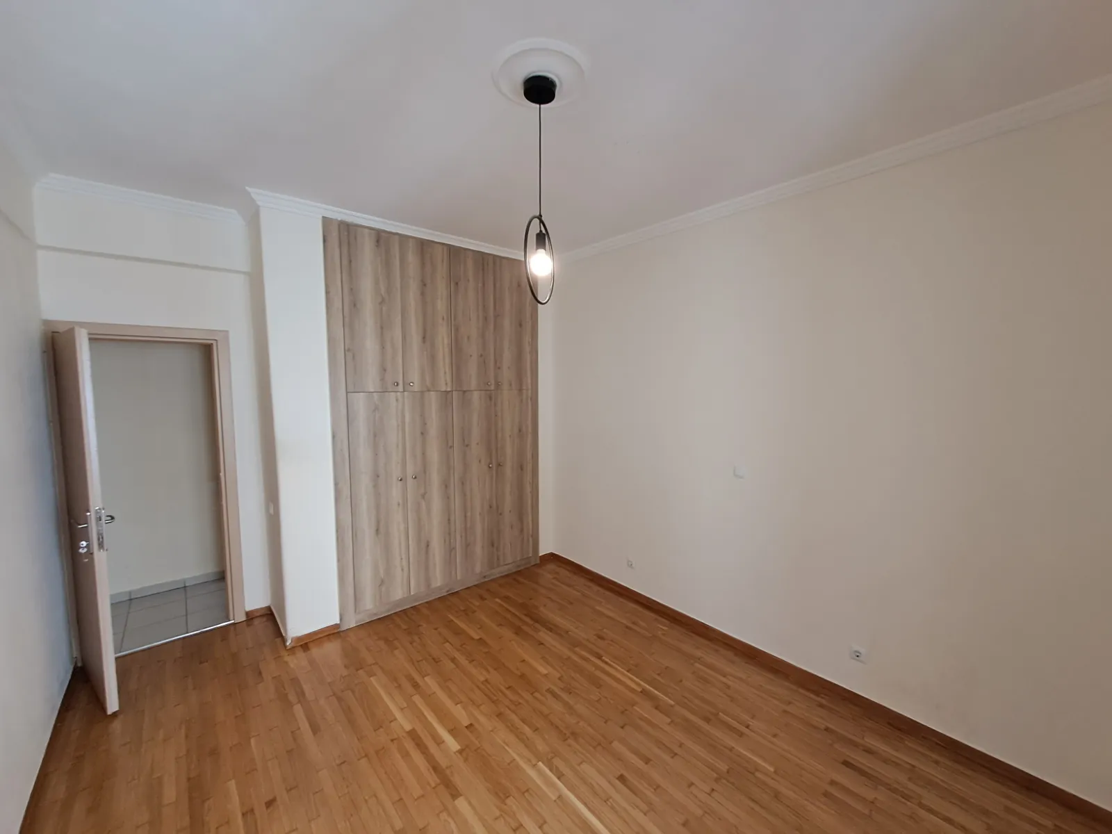 Apartment for sale in Koliatsou Square Athens. ID A4-5431