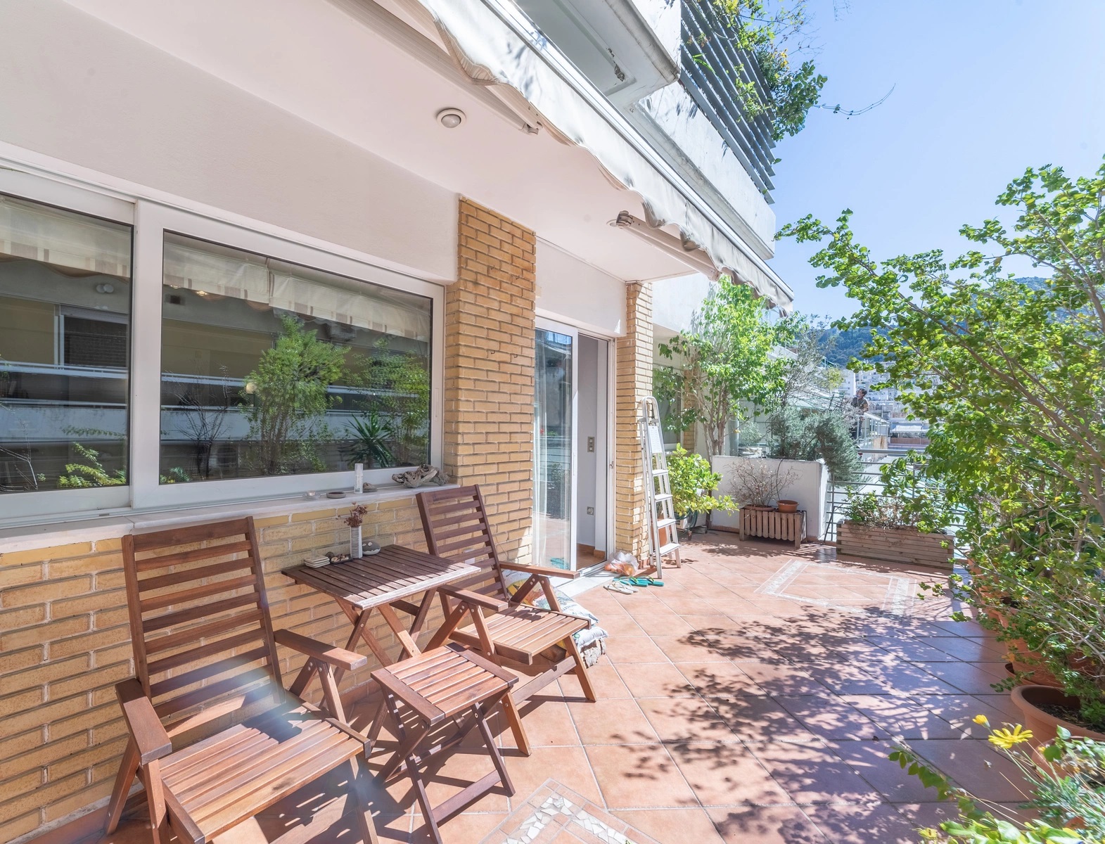 Apartment for sale in Exarchia Athens. ID A4-5358