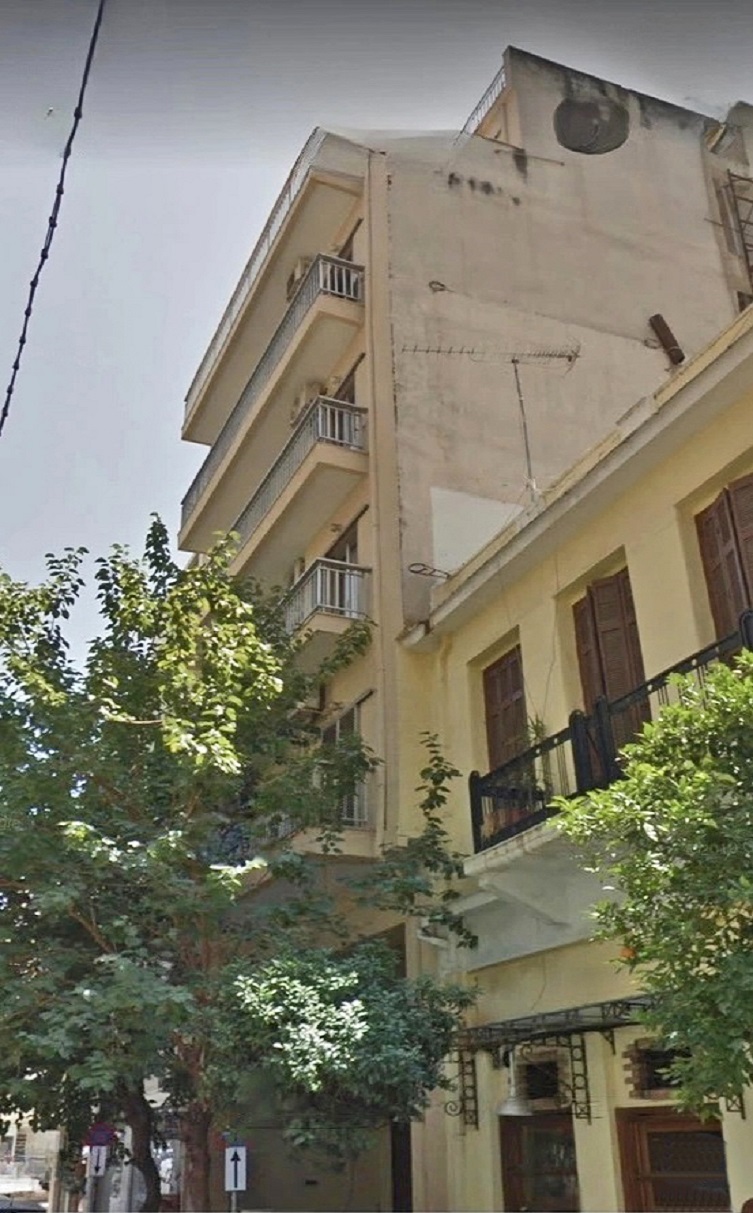 Building in Piraeus for sale. ID AB-1118