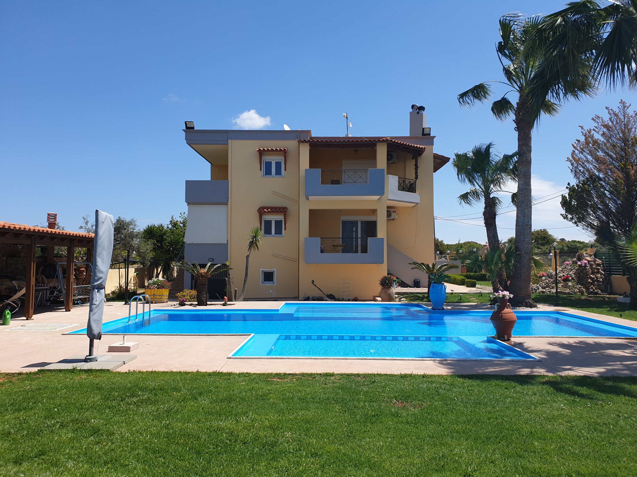 Two Apartments for Sale in Aroni. ID 04-5002