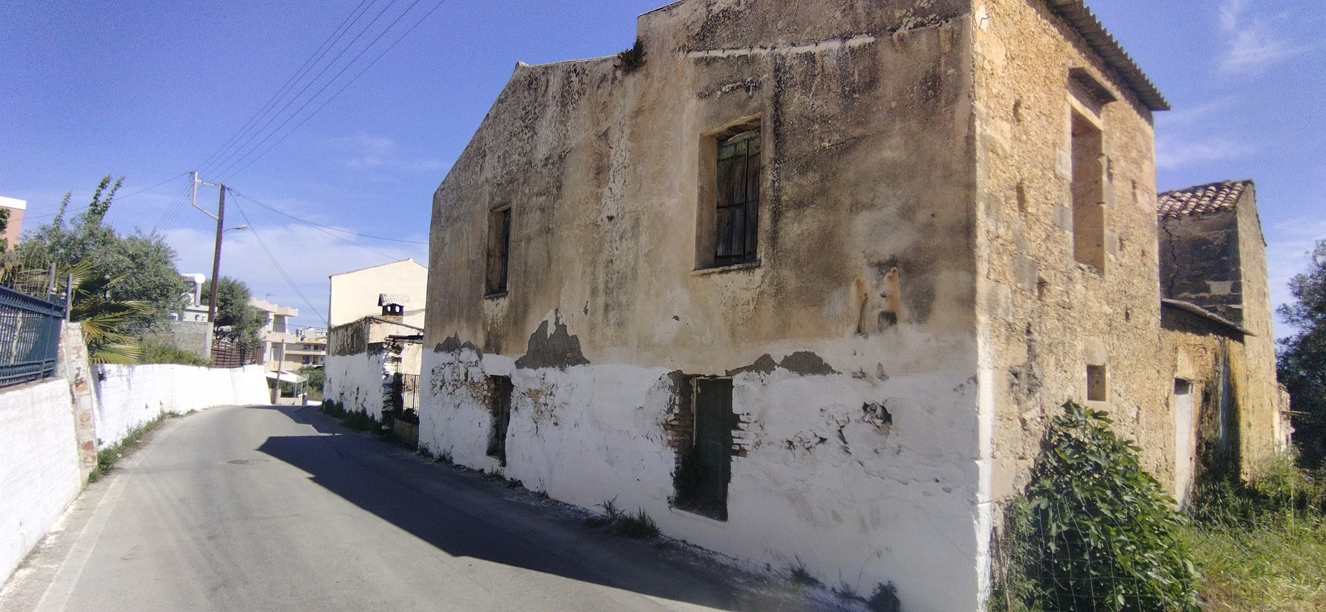 Old Stone House for sale in Galatas. ID 05-2856