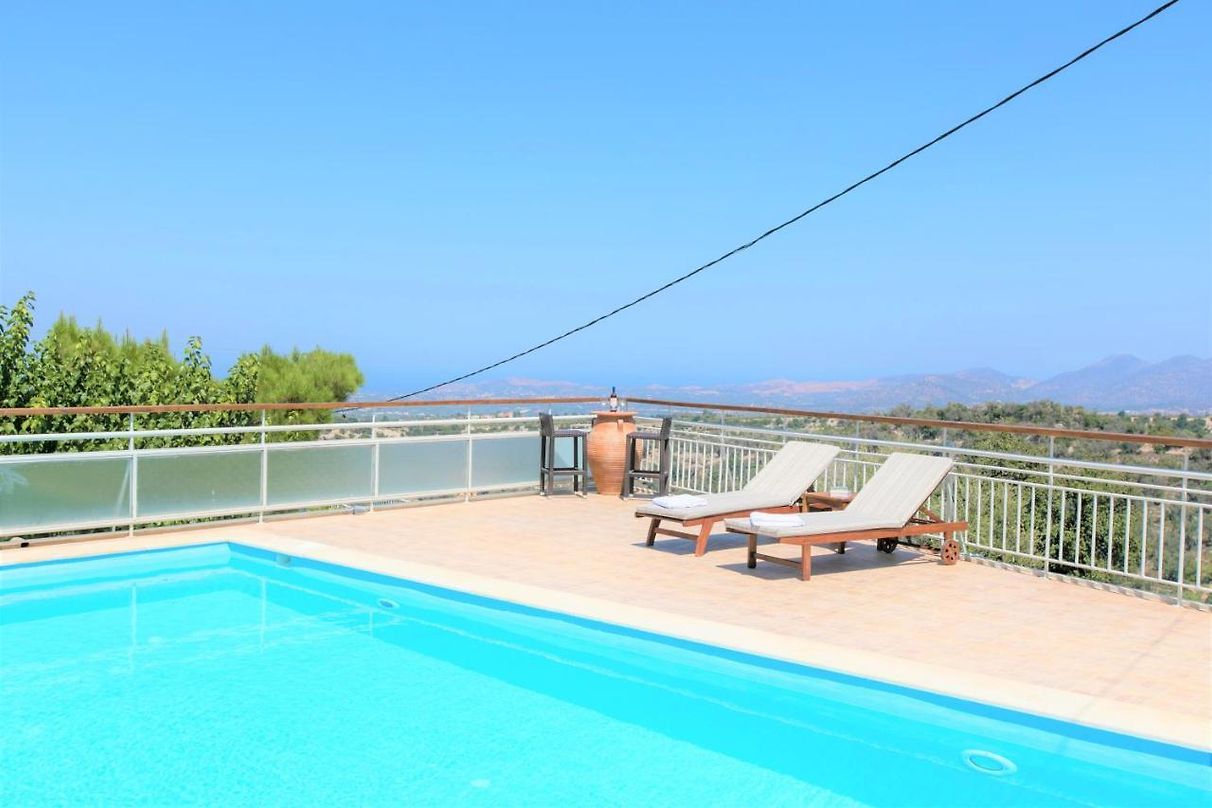 Seaview Villa near Rethymno for sale. ID 1v-766