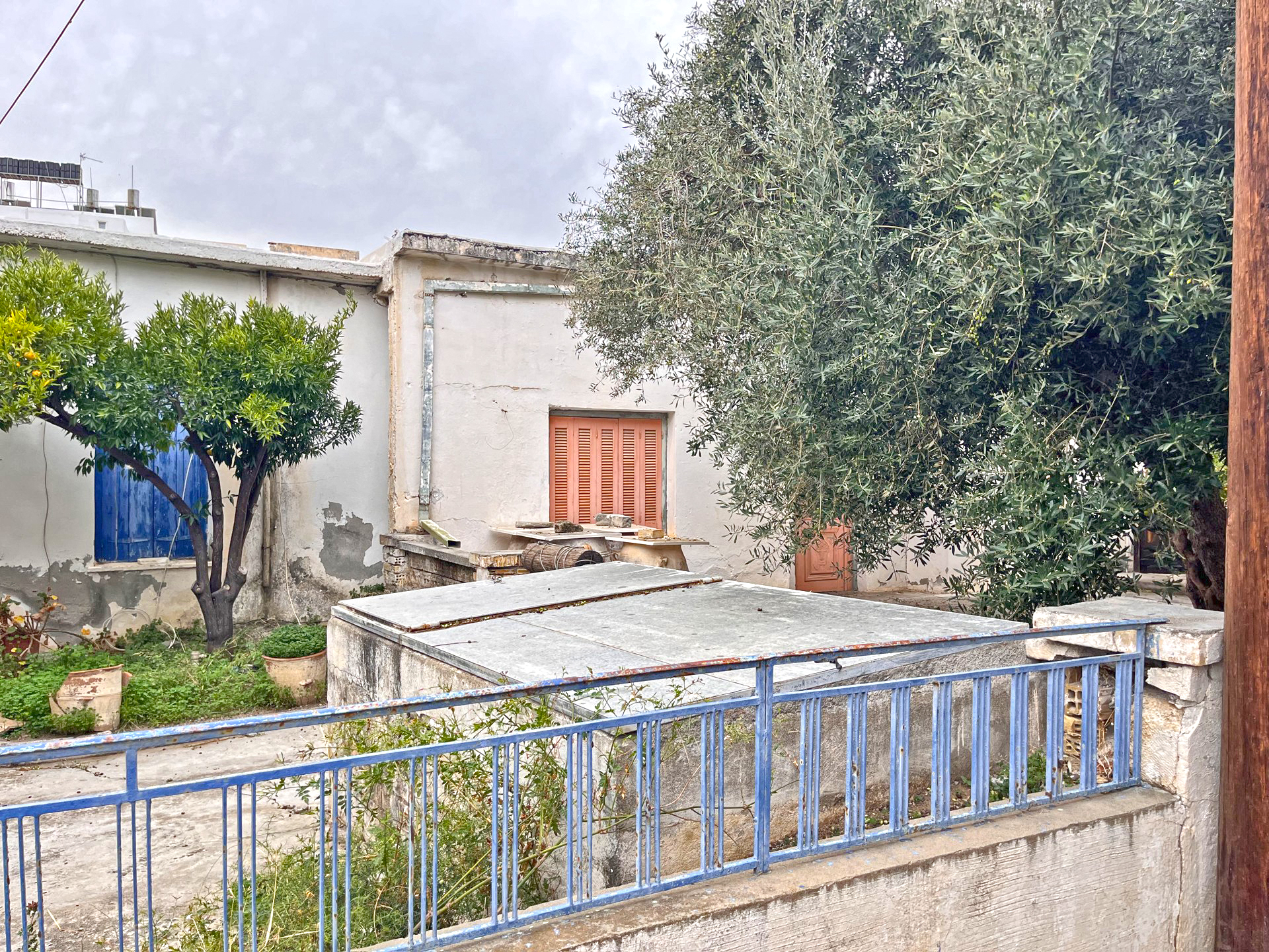 Old house for sale in Hersonissos. ID 25-2843