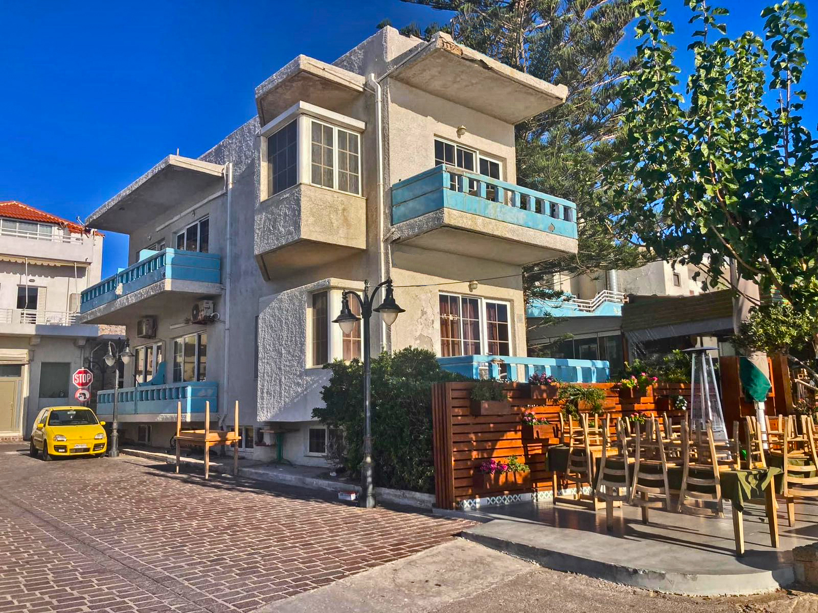 Hotel with a restaurant in Paleochora for sale. ID 02-573