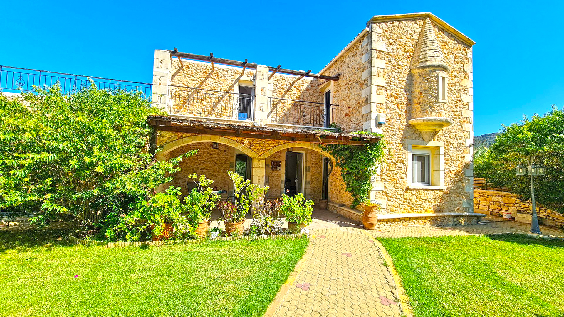 Villa for sale near Platanias. ID 0v-730