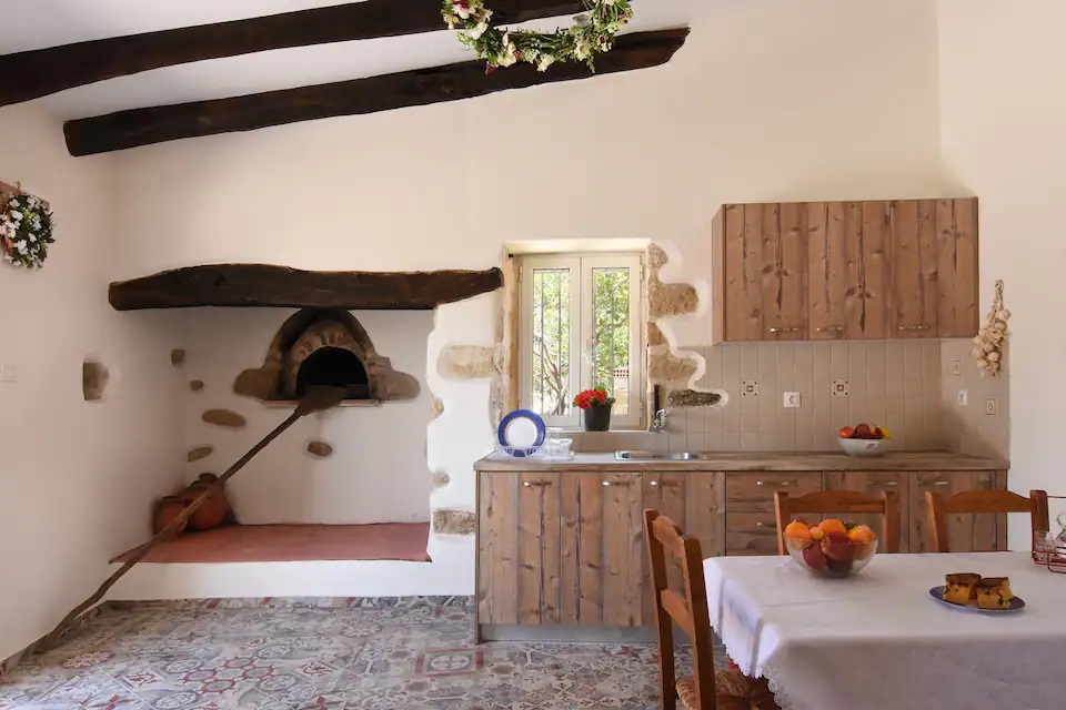 Renovated stone house for sale in Kissamos. ID 04-4173