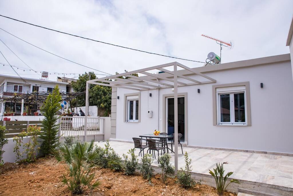 Winter Rental House in Loutraki Platanias. ID 001-1073