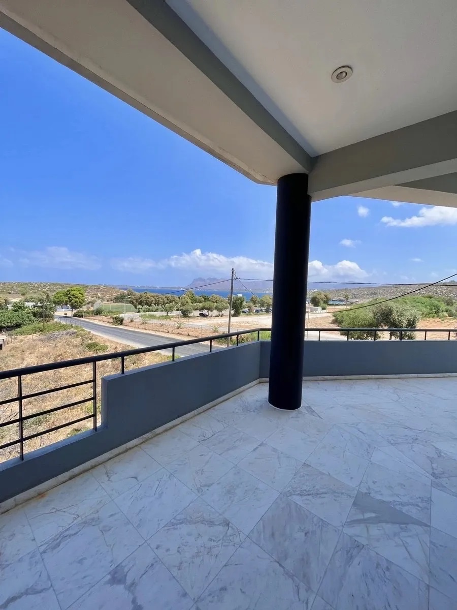 Seaview Penthouse for sale in Agios Onoufrios. ID 04-4146