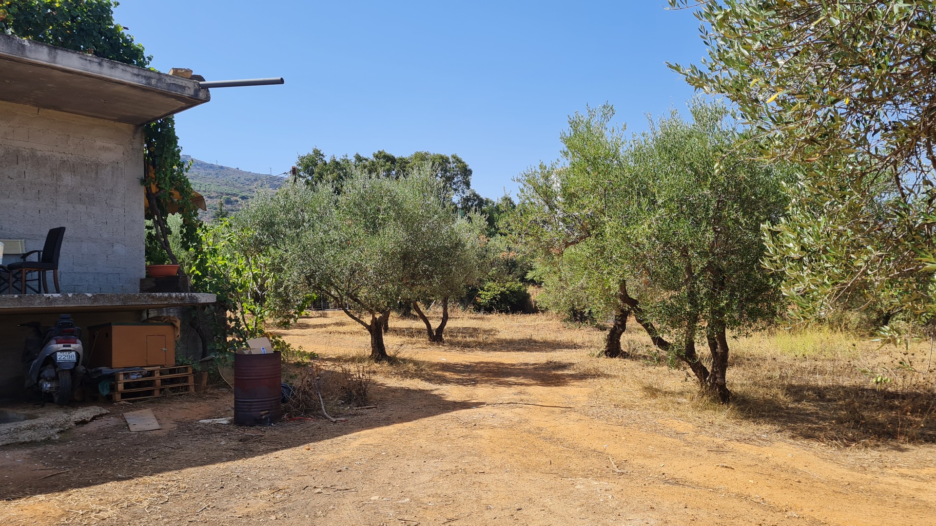 Land with Building License for sale in Souda. ID 03-2461