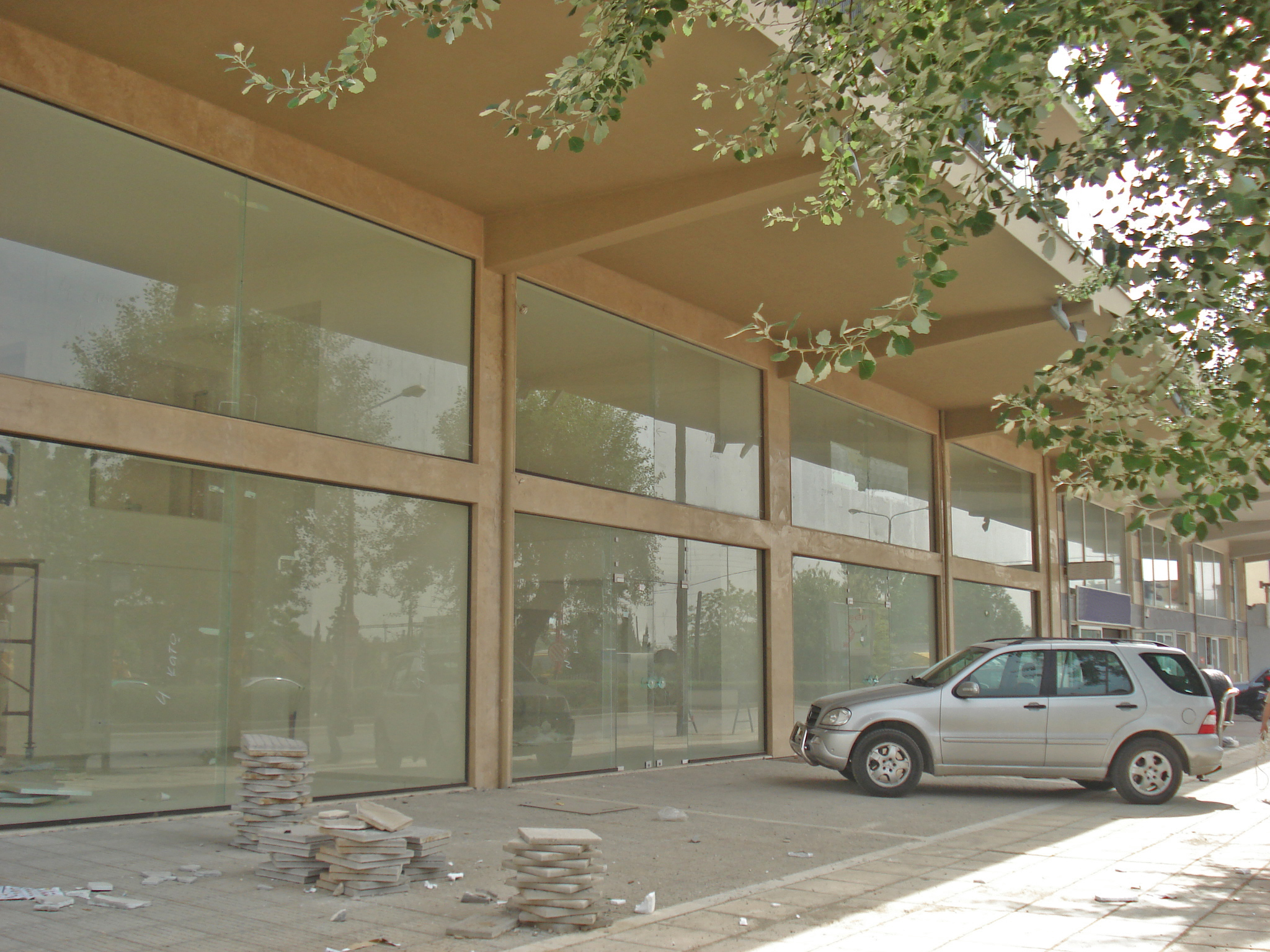 Thessaloniki Commercial Space for sale. ID Ch6-351