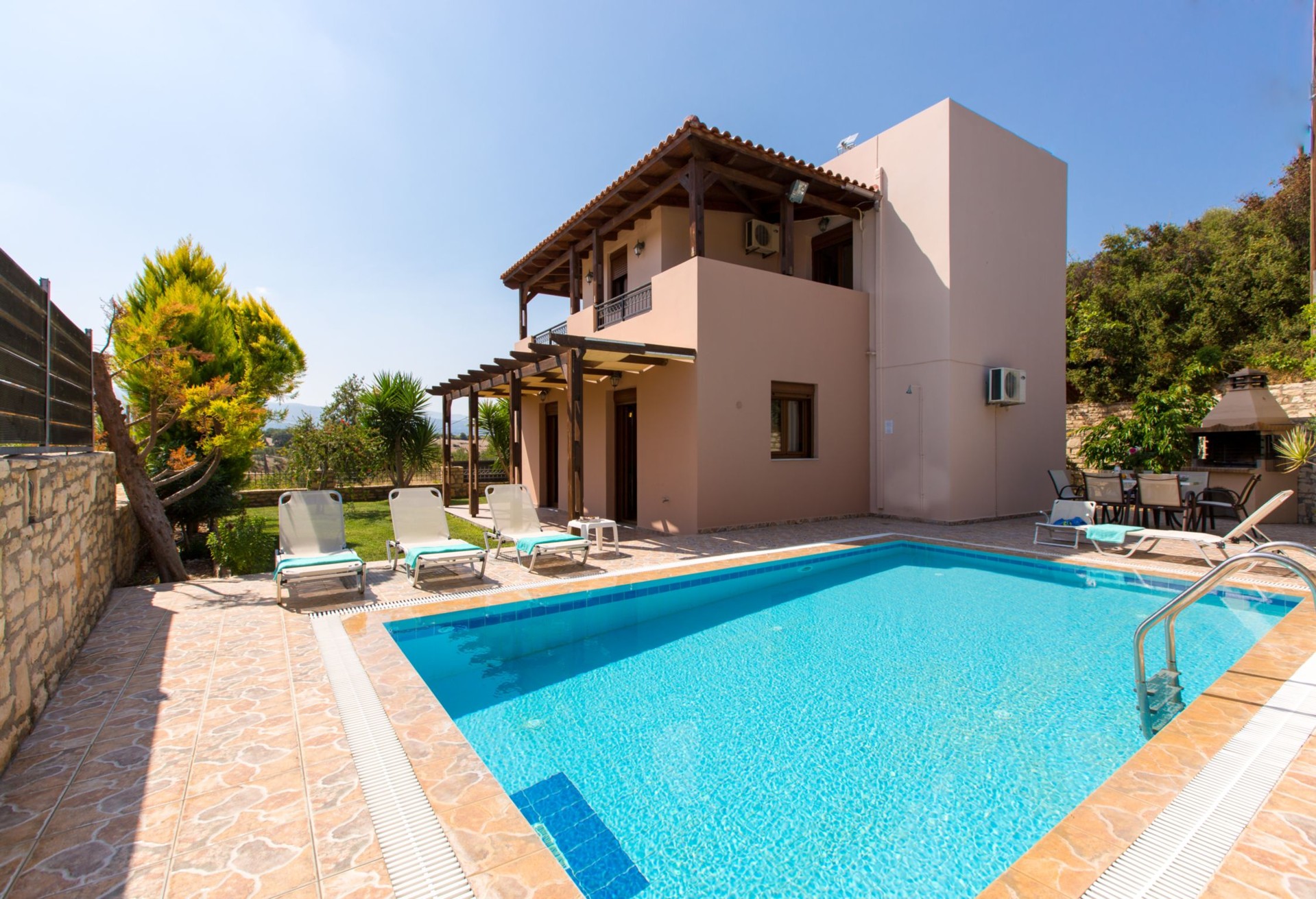 Rethymno Villa for sale near Panormo. ID 1v-696