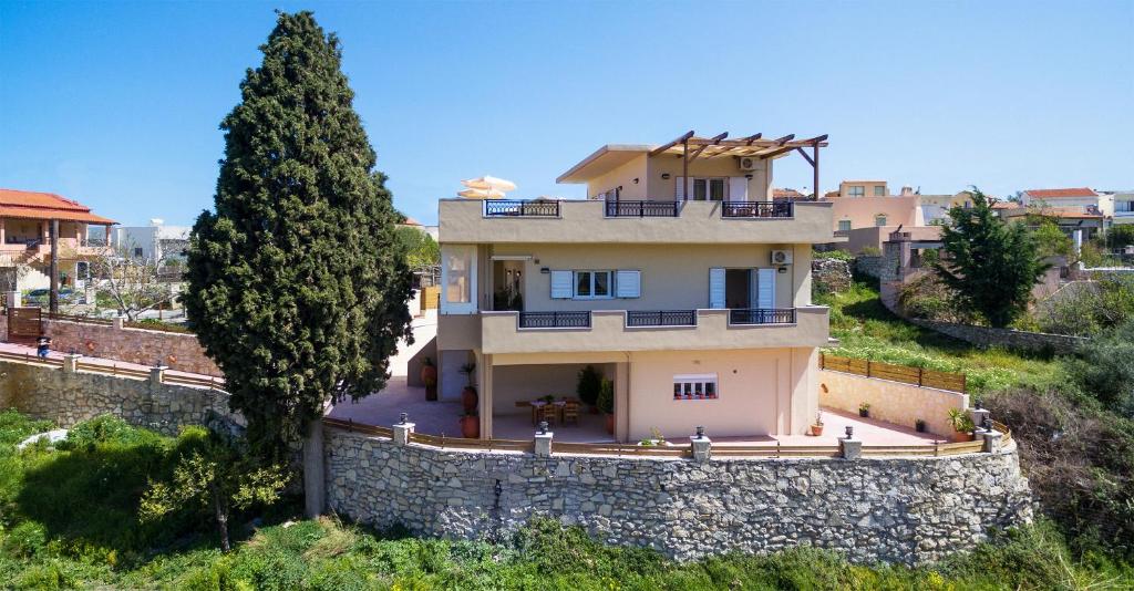 Villa for sale near Rethymno. ID 1v-711