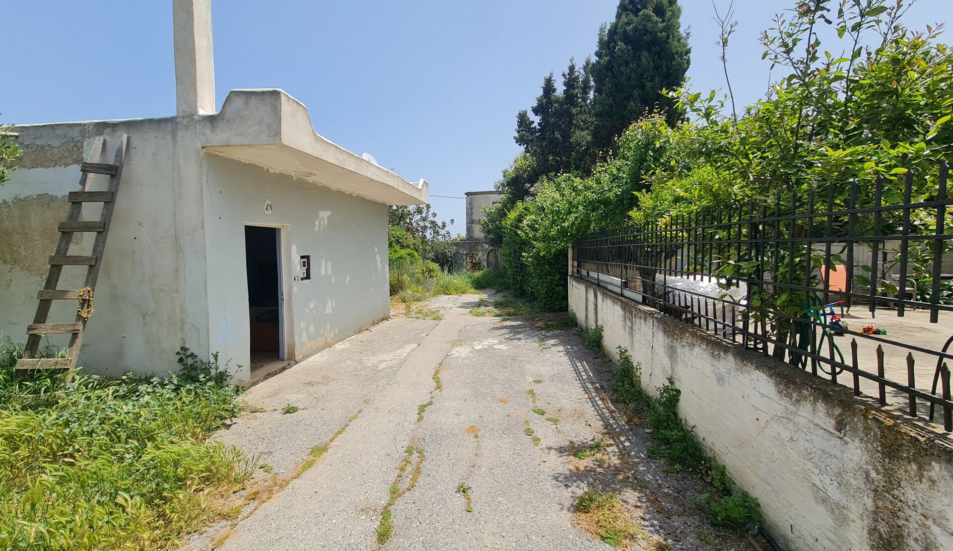 Old House for sale near Kolymbari Chania. ID 04-3761