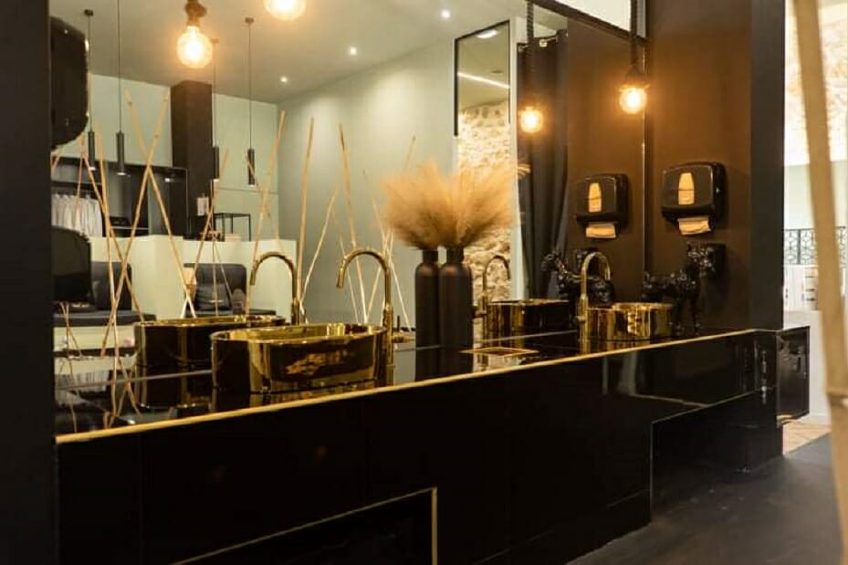 Beauty salon business for sale in Chania. ID 06-341