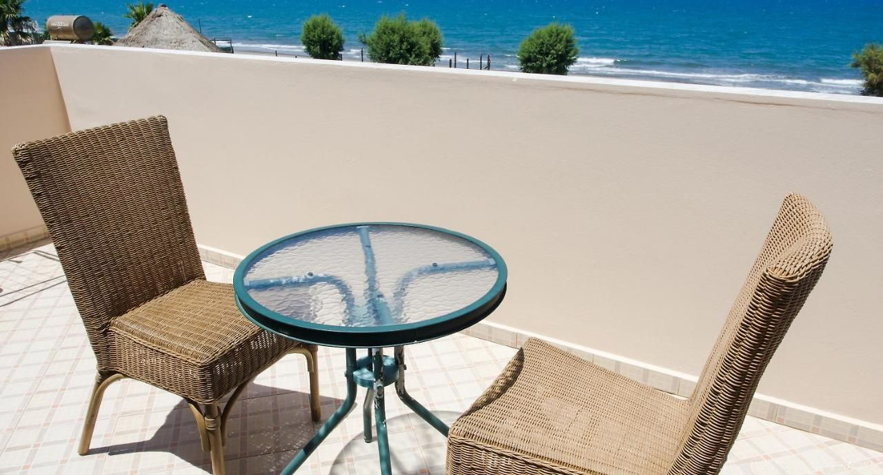 Crete Villa 10 meters away from the sandy beach in Platanias Chania. ID 0v-658