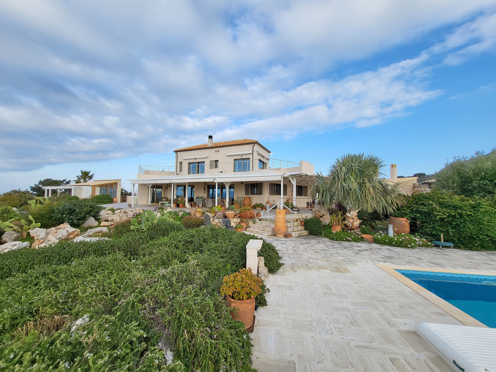 Luxury Villa for sale in Kokkino Chorio Apokoronas. ID 0v-655