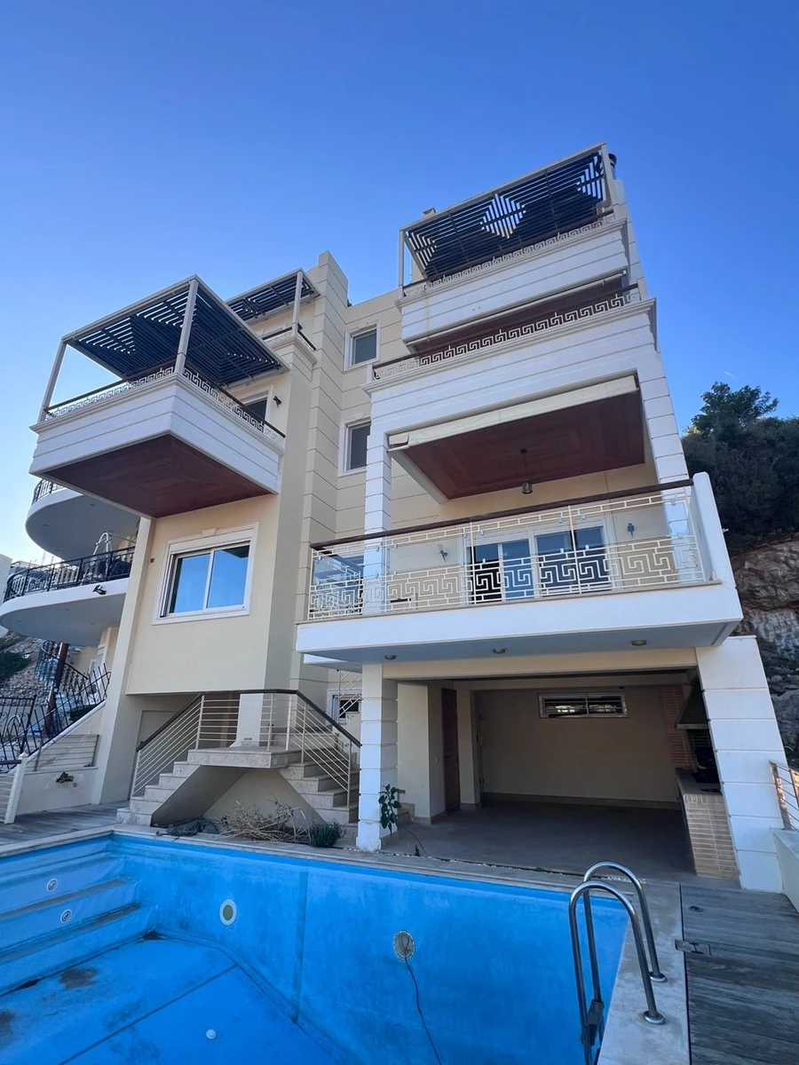 Seaview Five Bedroom Maisonette for sale in Voula. ID A4-11952