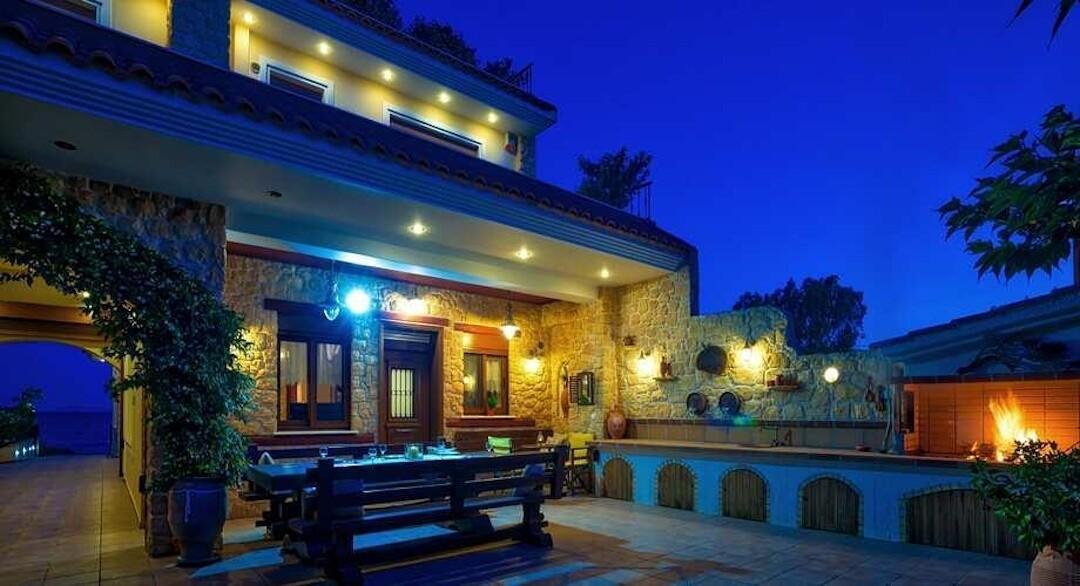 Seafront Luxury Villa for sale in Rafina. ID Av-637