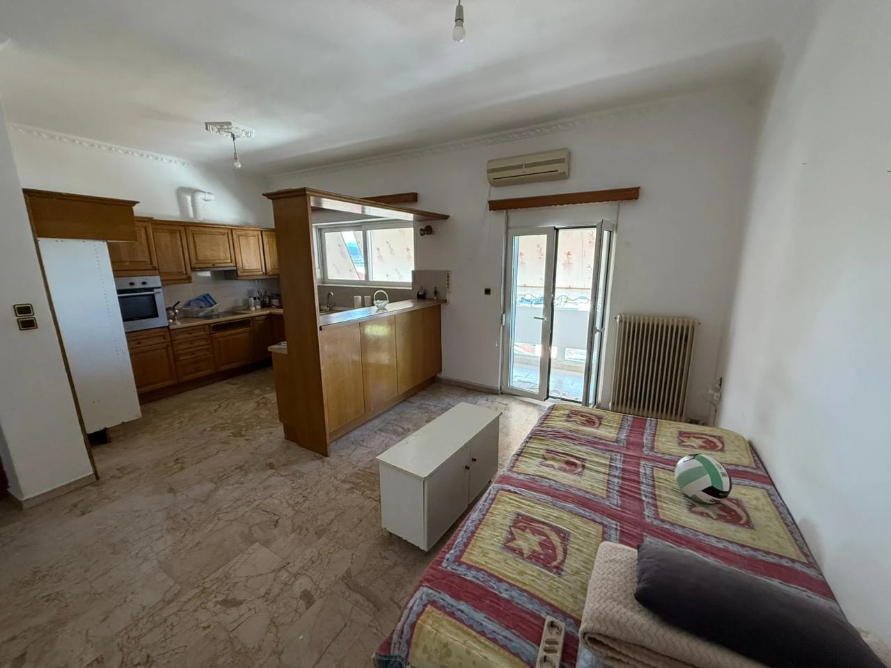 Seaview Three Bedroom Apartment for rent in Chania. ID 001-1381