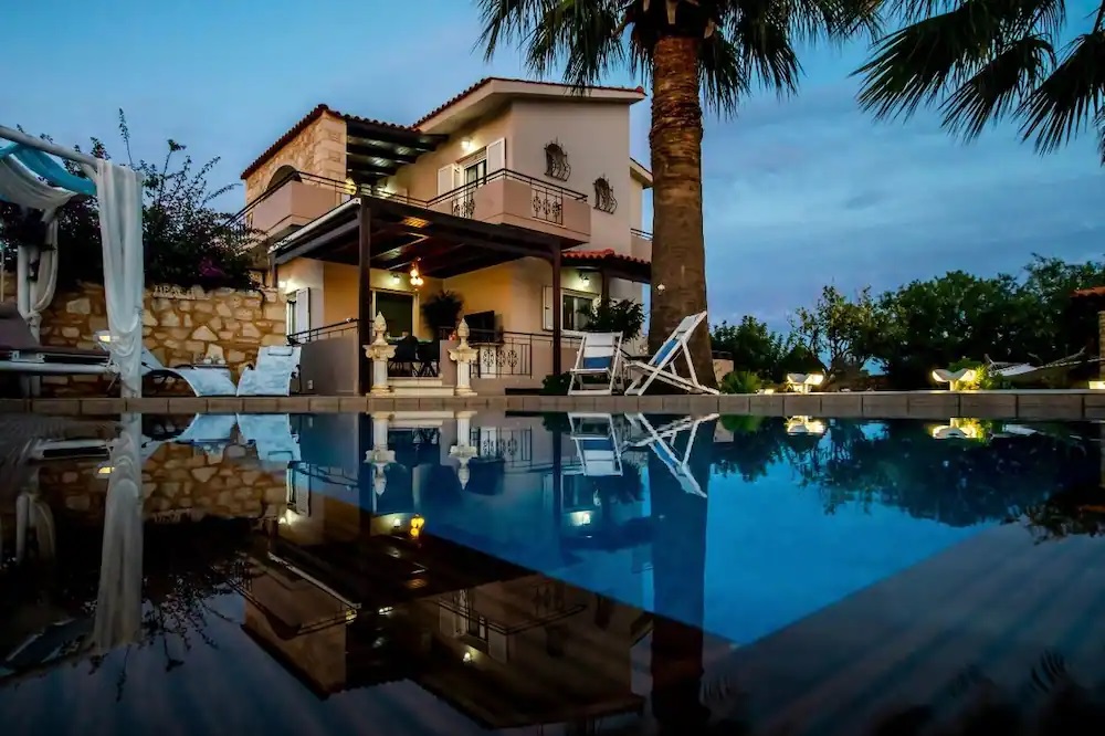 Luxury villa for sale in Kampani Akrotiri. ID 0v-626