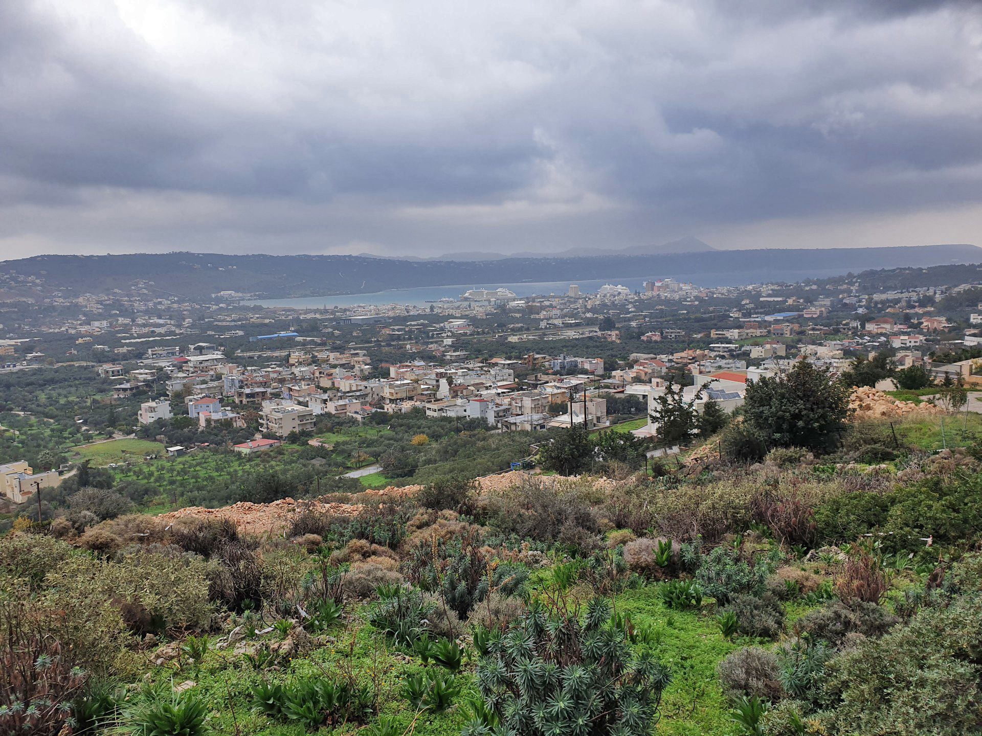 Seaview Land for sale in Tsikalaria with a building license for three houses. ID 03-2215