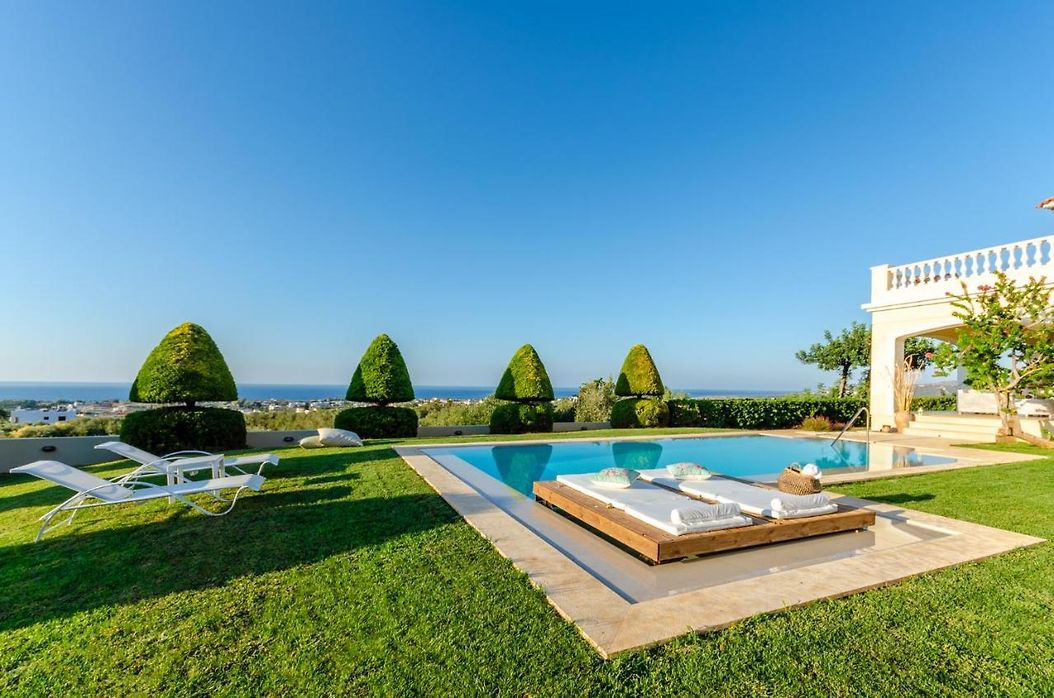 Luxury Seaview villa in Hersonissos Crete. ID 2v-603