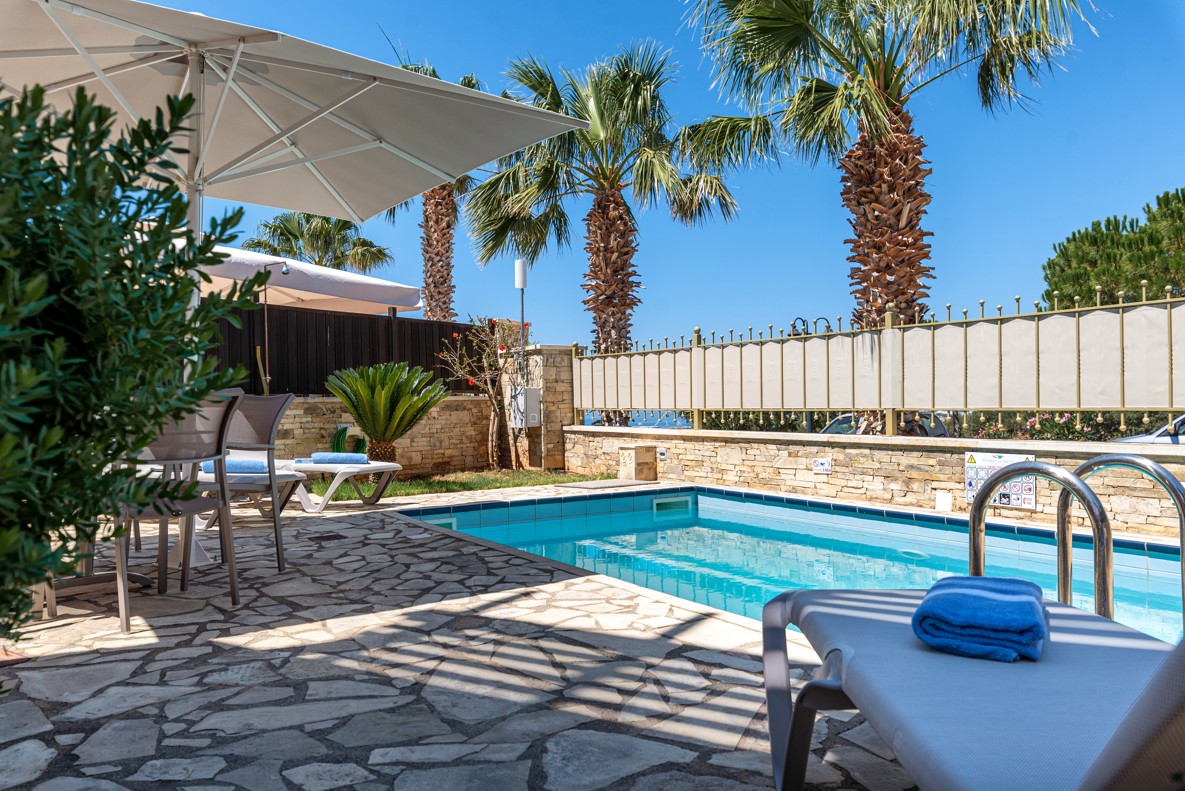 Villas for sale in Makris Gialos Lassithi. ID 3v-554