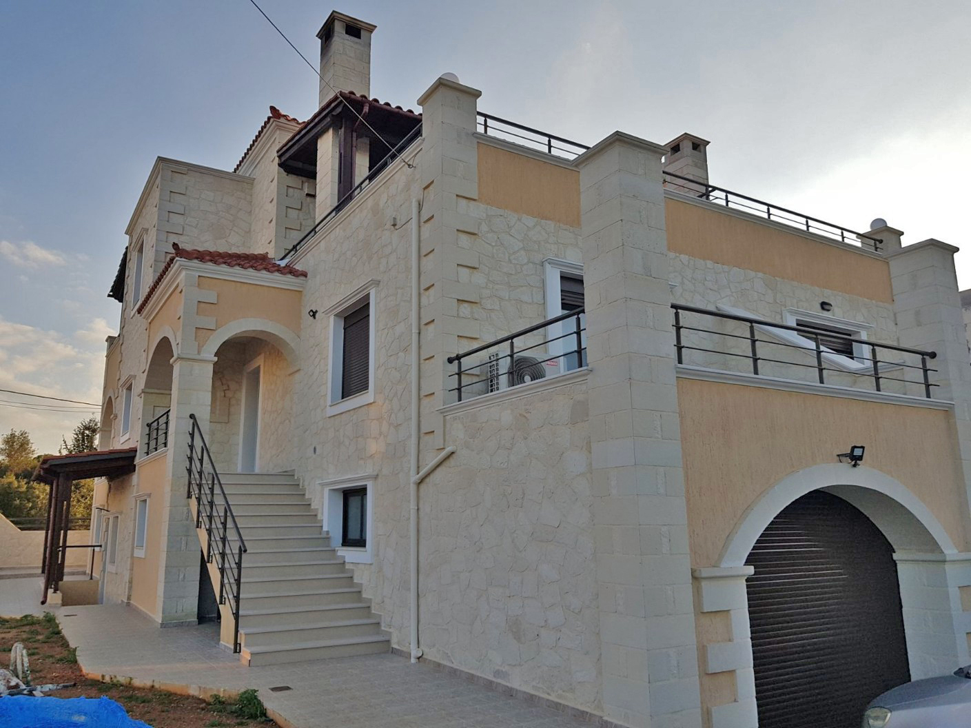 Luxurious Maisonette for Sale in Pazinos. ID 04-2712