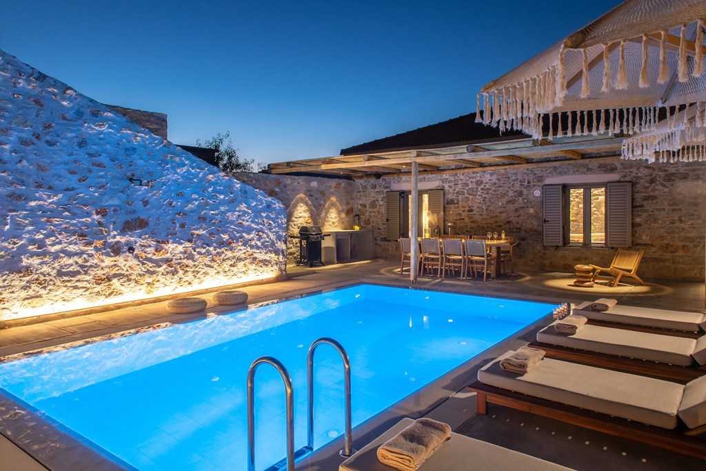 Luxury villa for sale in Heraklion Stalida. ID 2v-530