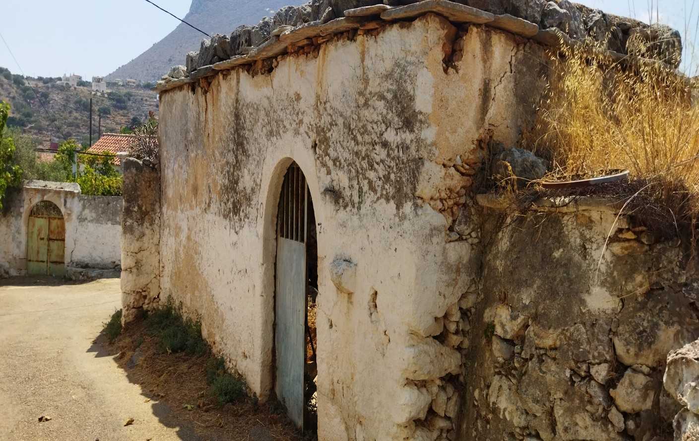 Old House for sale in Kokkino Chorio. ID 05-2816