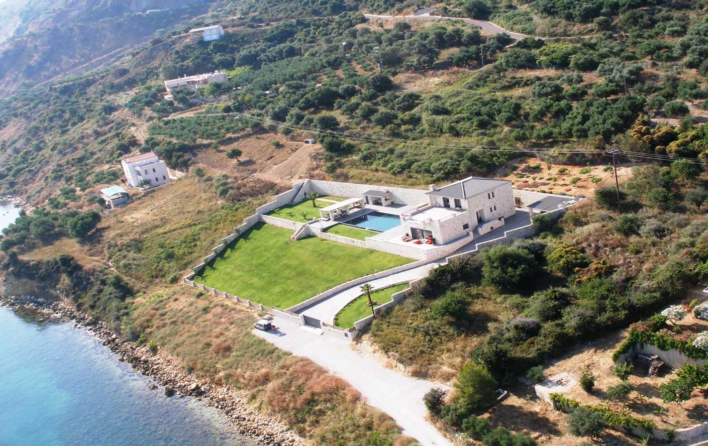 Luxury Seafront Villa for sale in Chania Crete. ID 0v-524