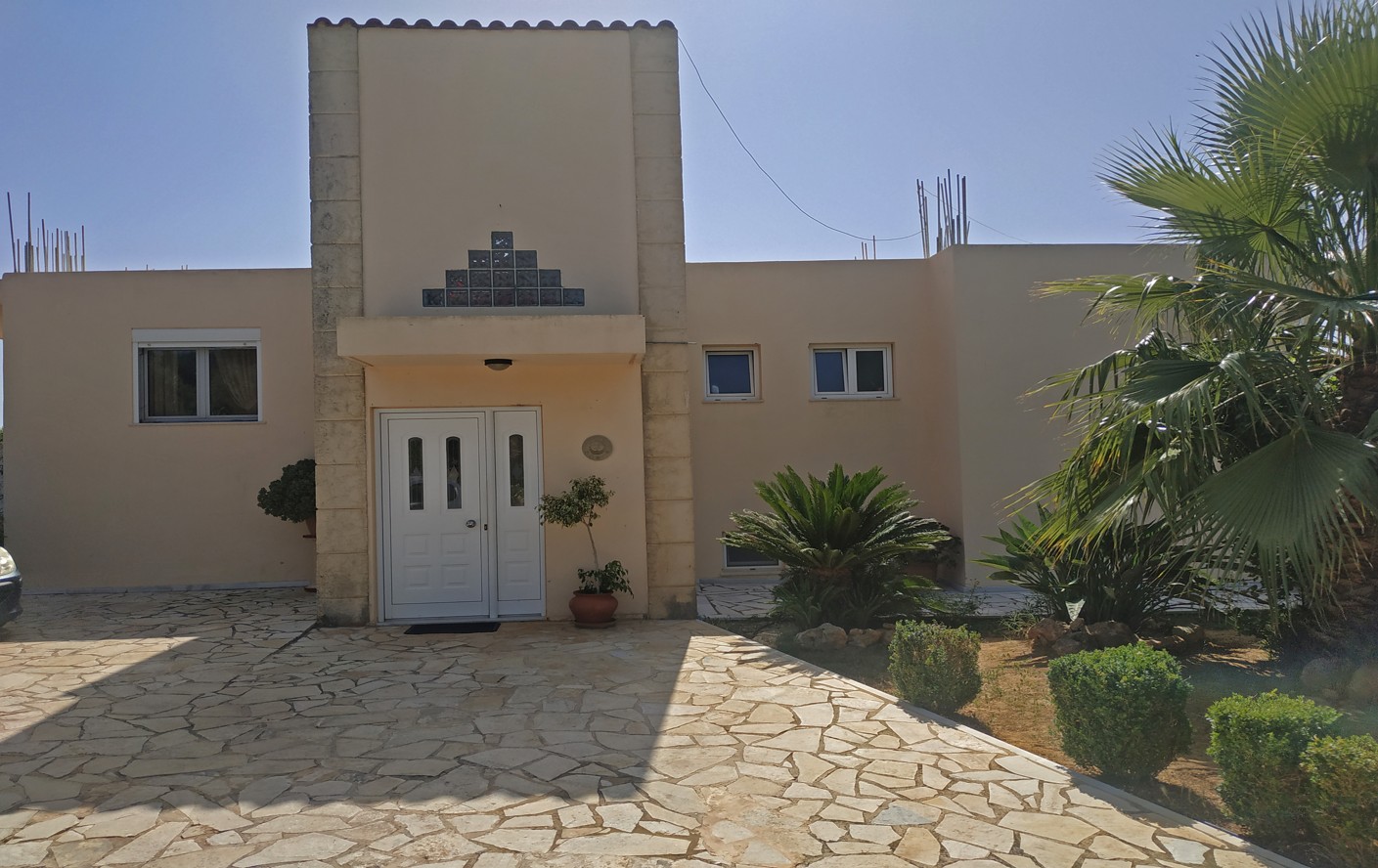 Property with Two Apartments for sale in Kounoupidiana. ID 04-2525