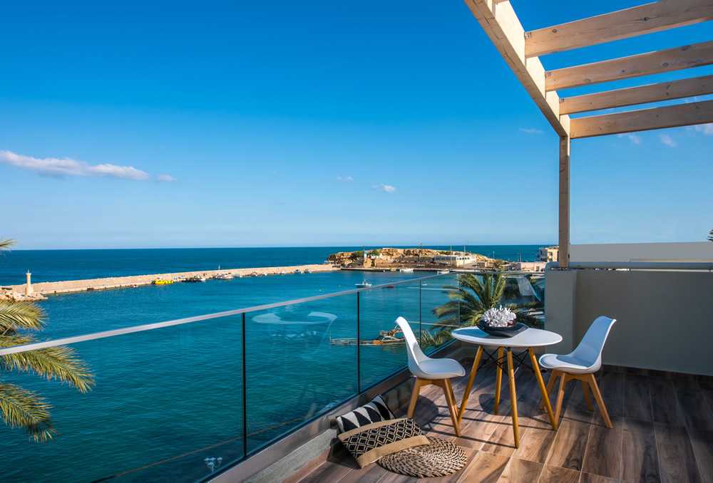 Seafront Hotel for sale in Hersonissos. ID 22-415