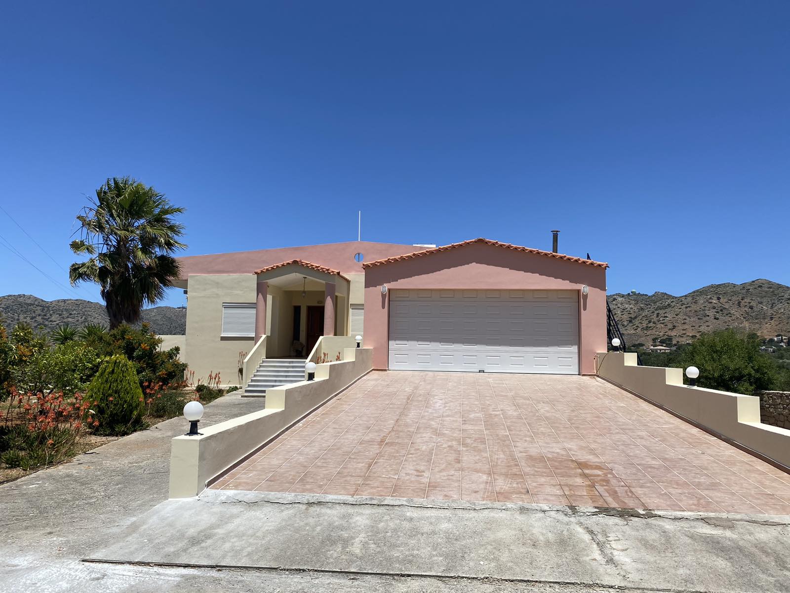 Property for sale in Chania Akrotiri. ID 04-2422