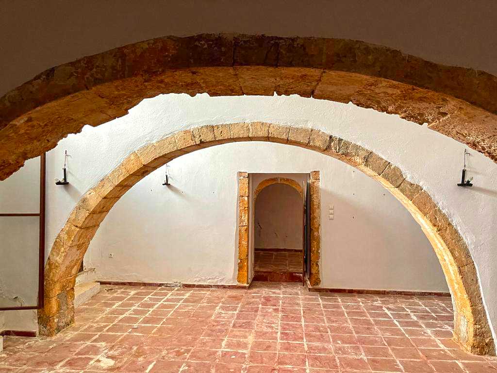 Chania Stone House for sale in Korakies Akrotiri. ID 04-2112