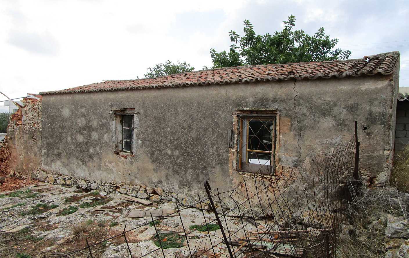 Old House for sale in Kounoupidiana Akrotiri Chania. ID 05-2797