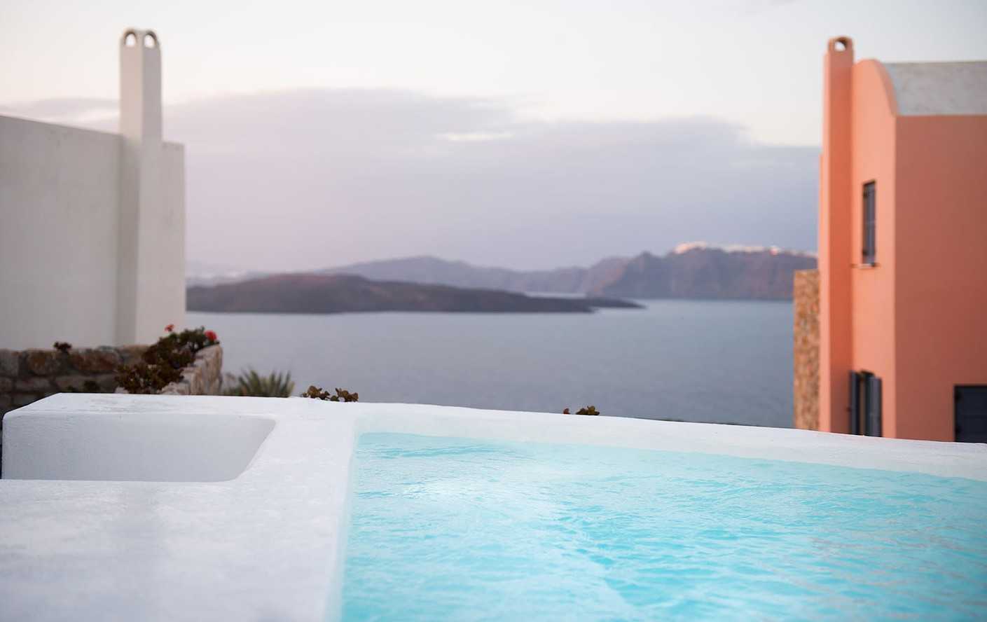 Luxury Villa in Santorini for sale. ID Sv-452