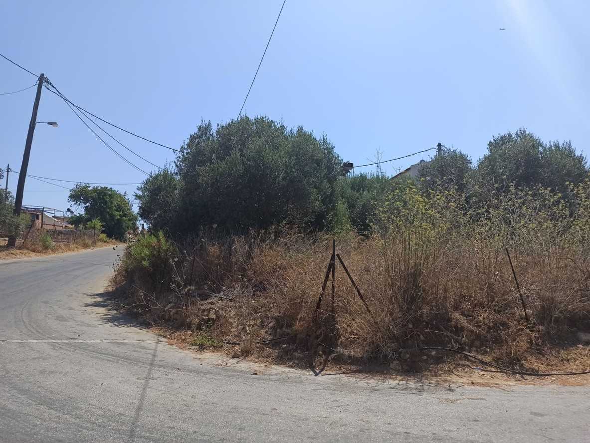 Plot for sale in Chorafakia Akrotiri Chania. ID 03-1872
