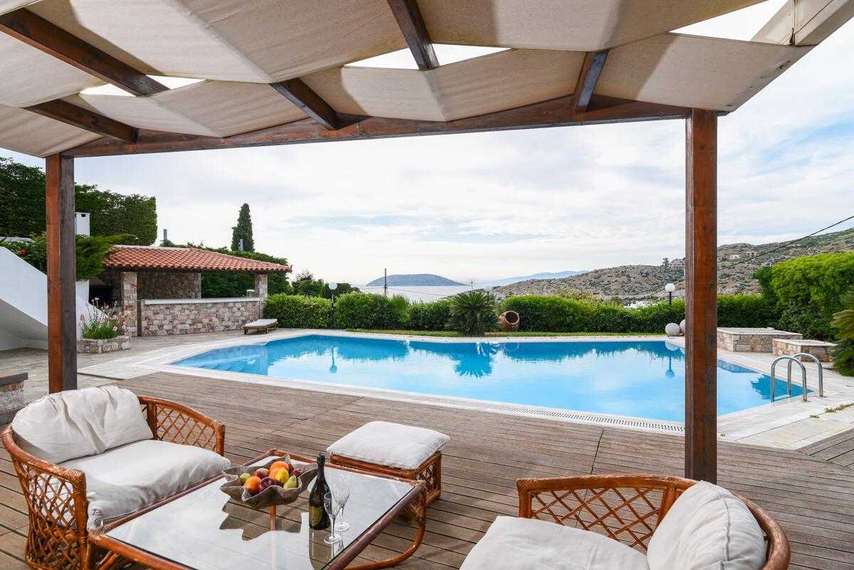 Villa with seaview in Anavyssos for sale. ID Av-417