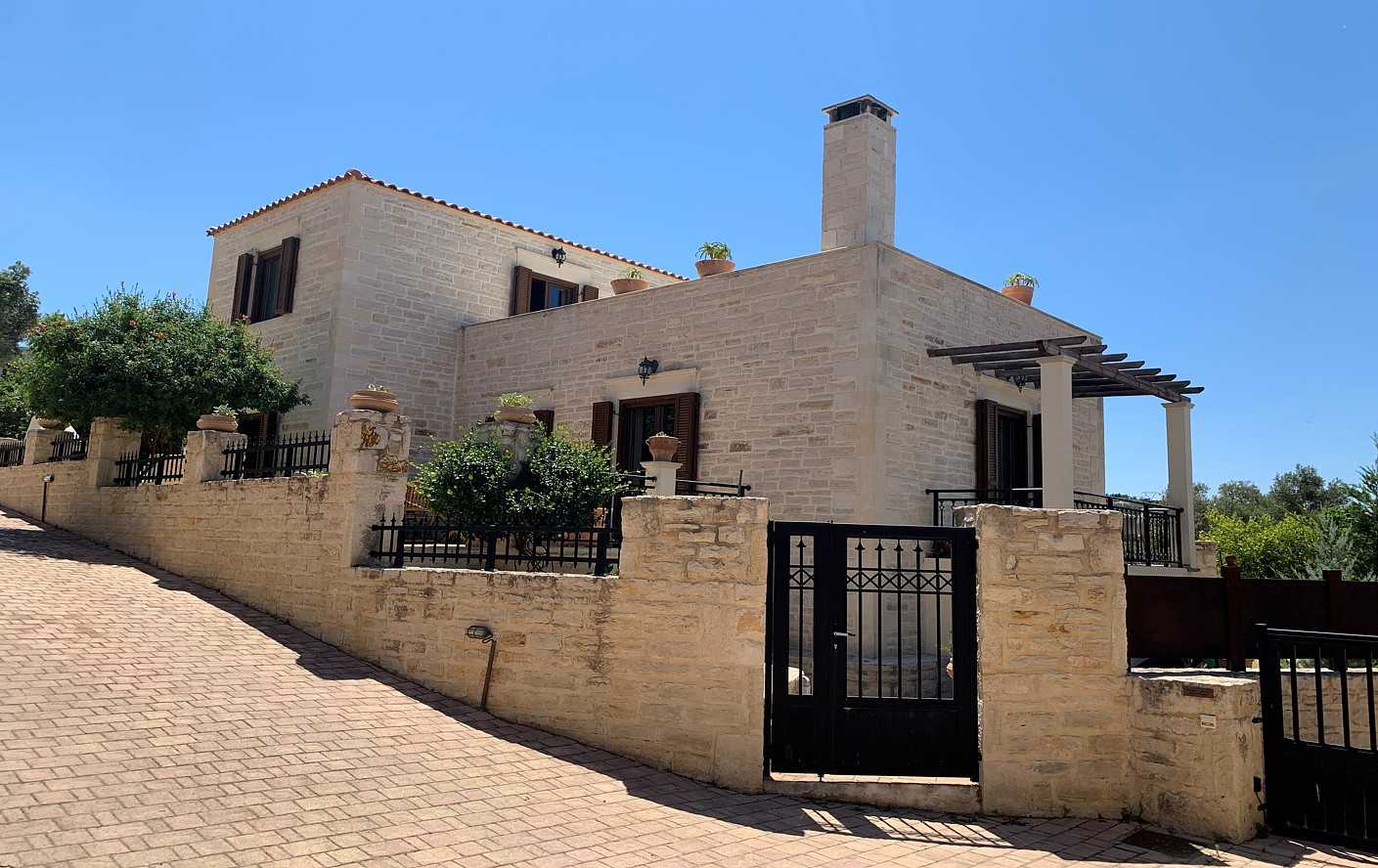 Stone Villa for sale in Rethymno. ID 1v-415