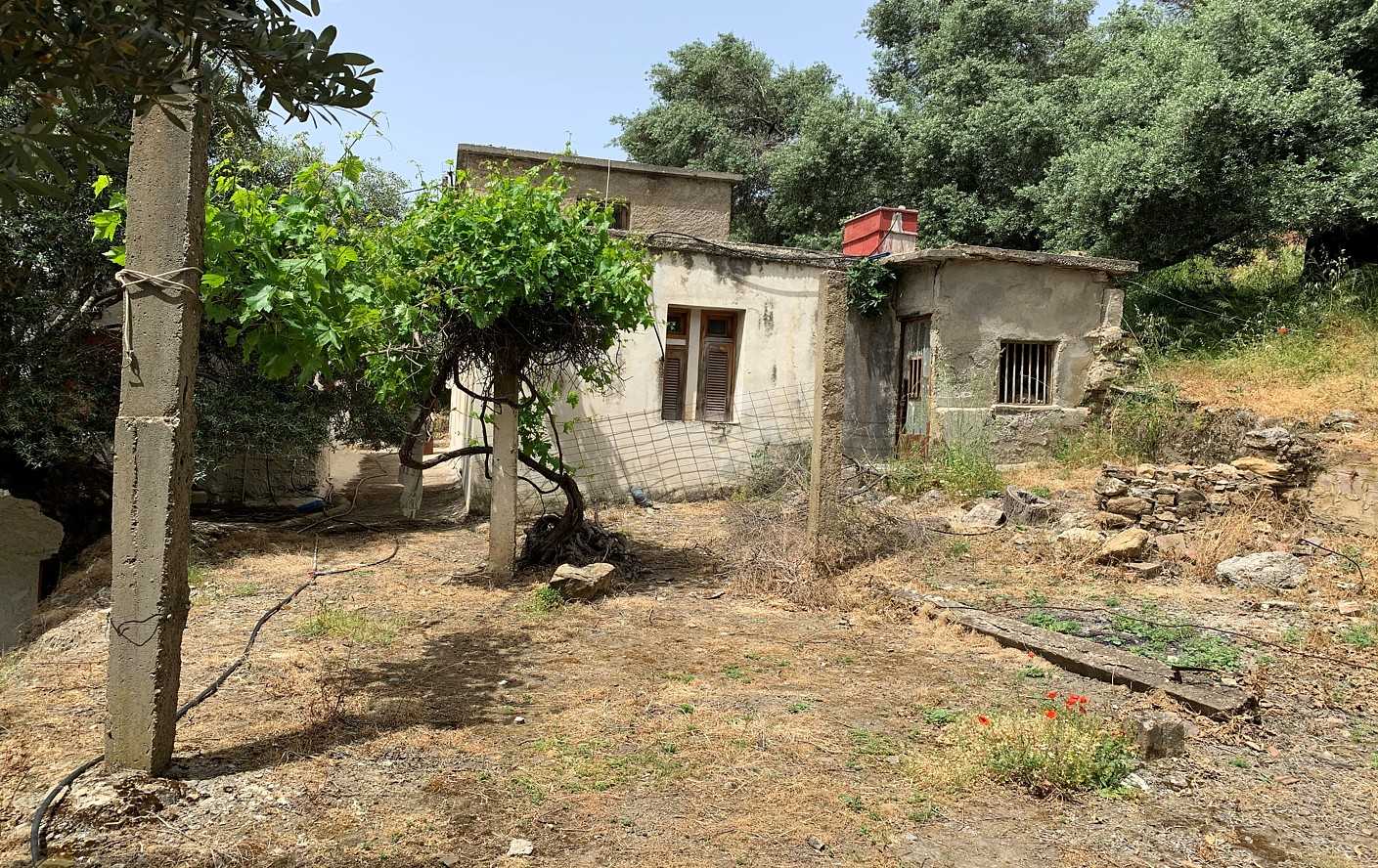 Old house for sale in Azogires. ID 05-2786