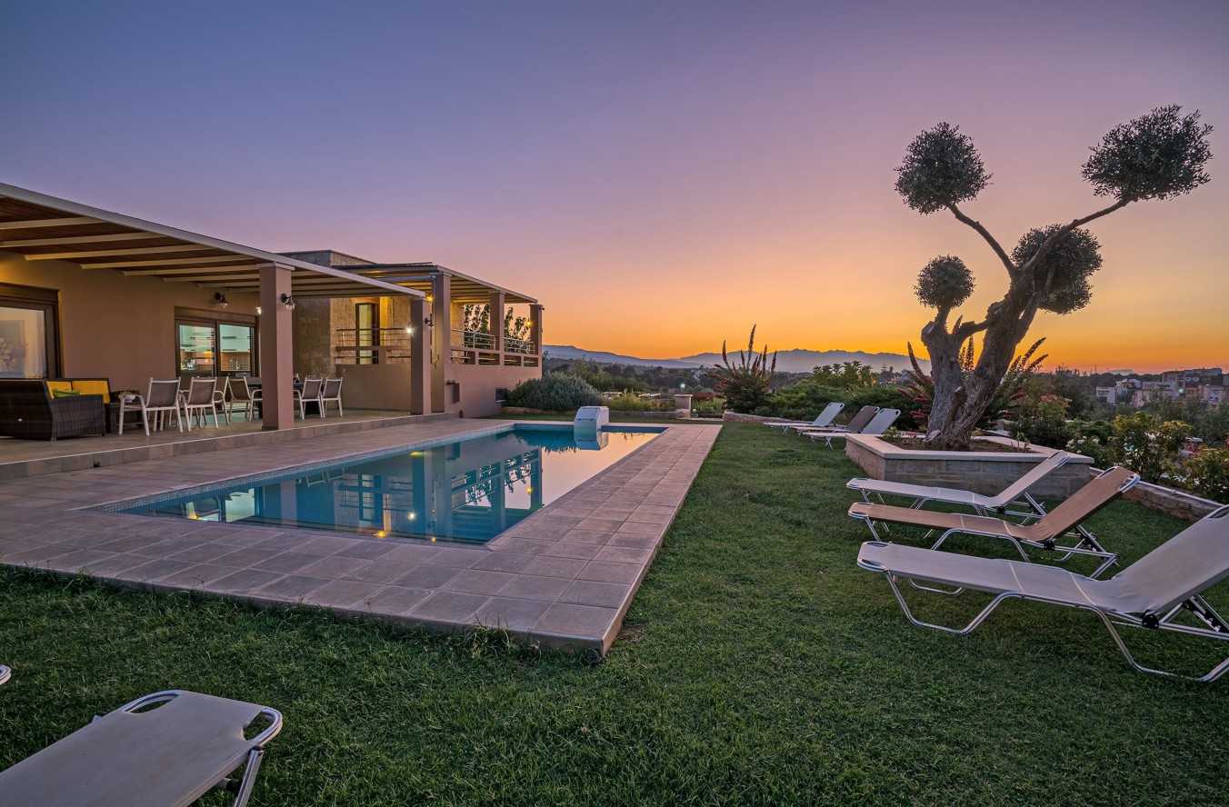 Luxury Seaview Villa in Rethymnon for Sale. ID 1v-380