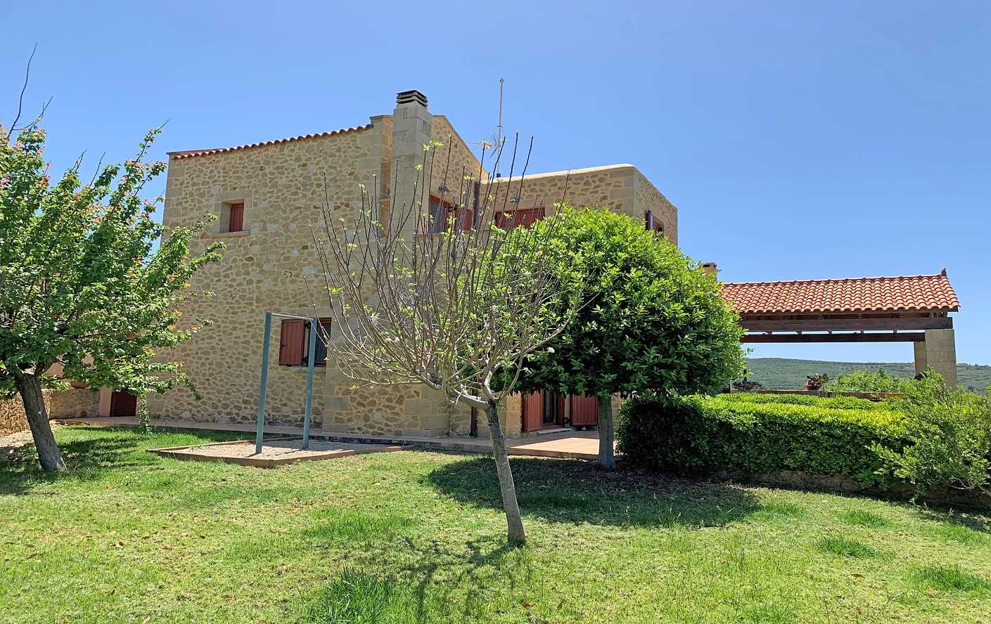 Three Bedroom Villa with sea view for sale in Chania. ID 0v-365