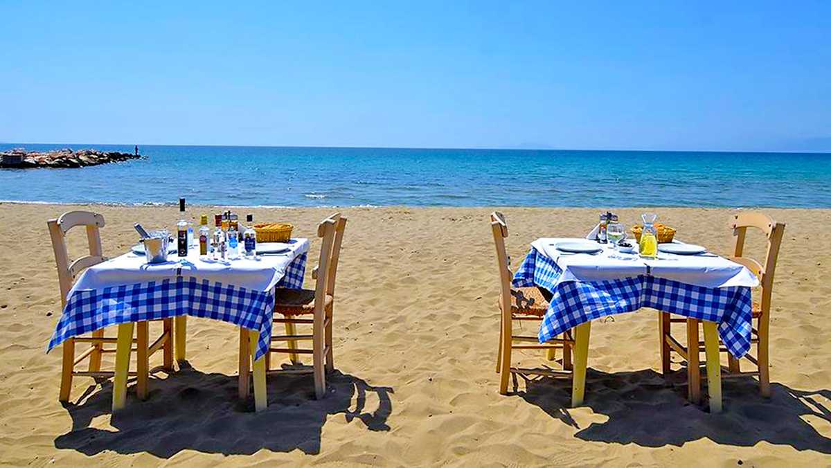 Popular seafront restaurant In Crete Greece For Sale. ID 06-232