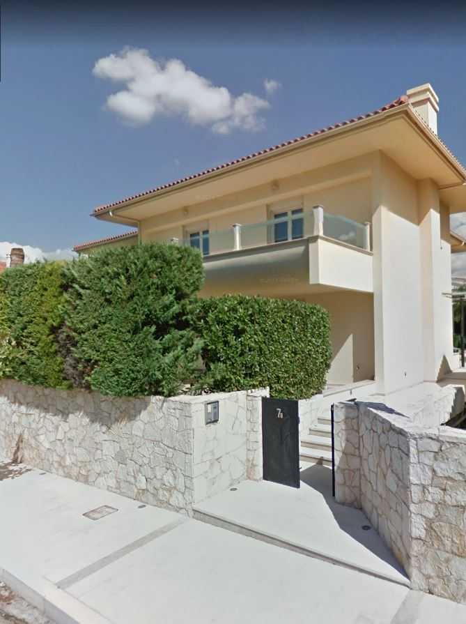 Five Bedroom Maisonettes for sale in Kifissia, Athens. ID A4-1322