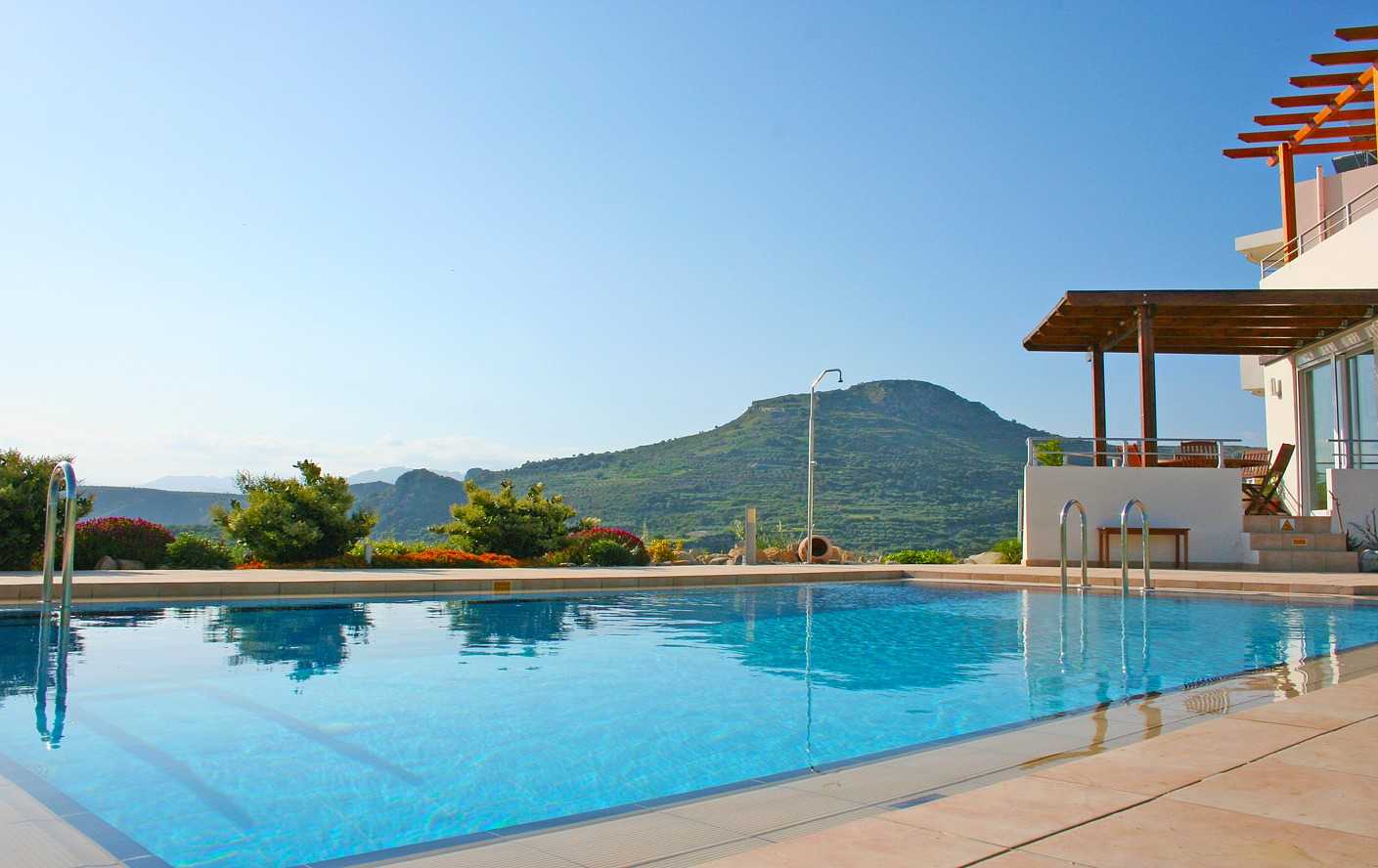 Four bedroom villa for sale in Kissamos, Crete. ID 0v-341