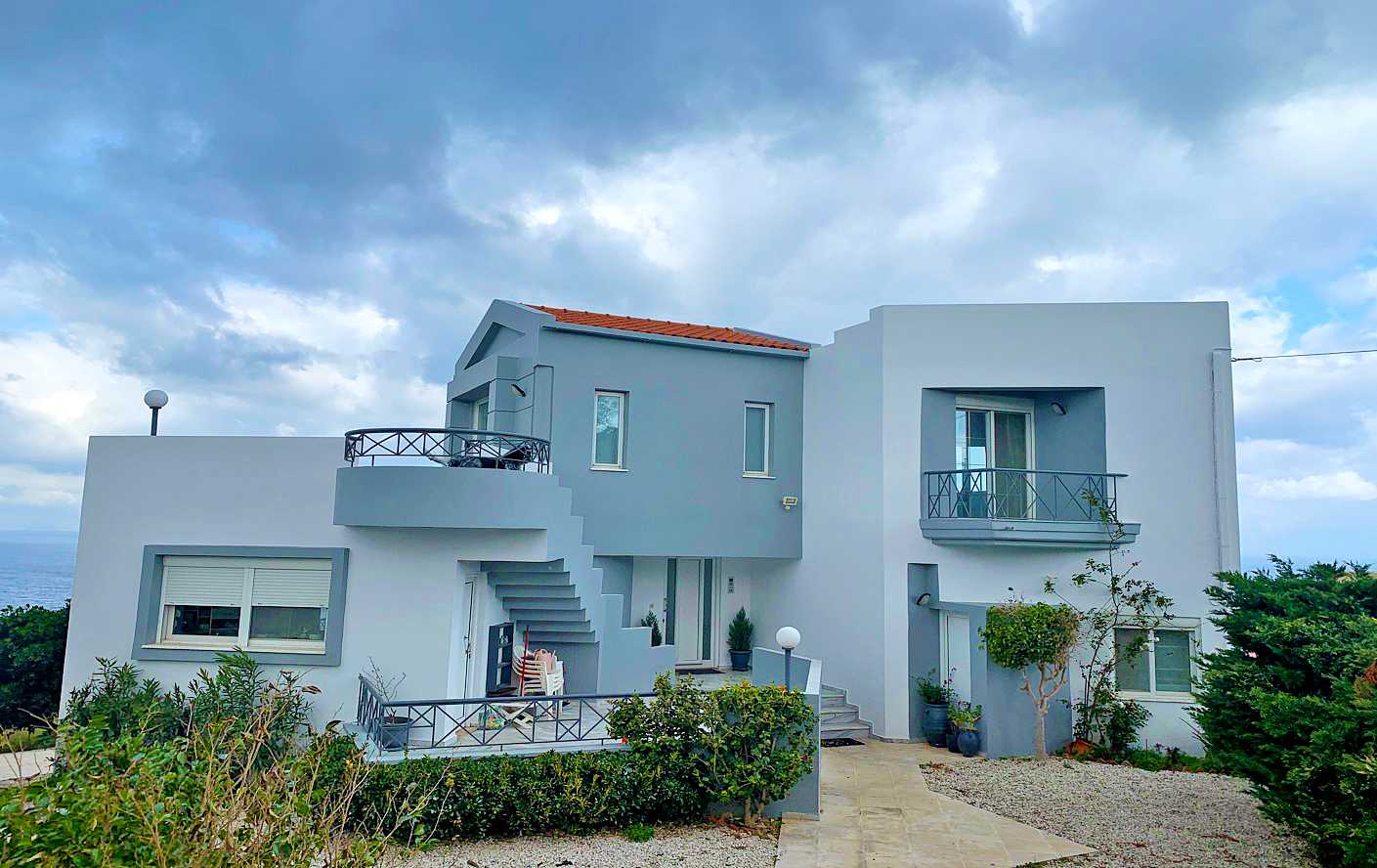 Four bedroom maisonette with stunning sea views for sale in Chalepa, Chania. ID 0v-334