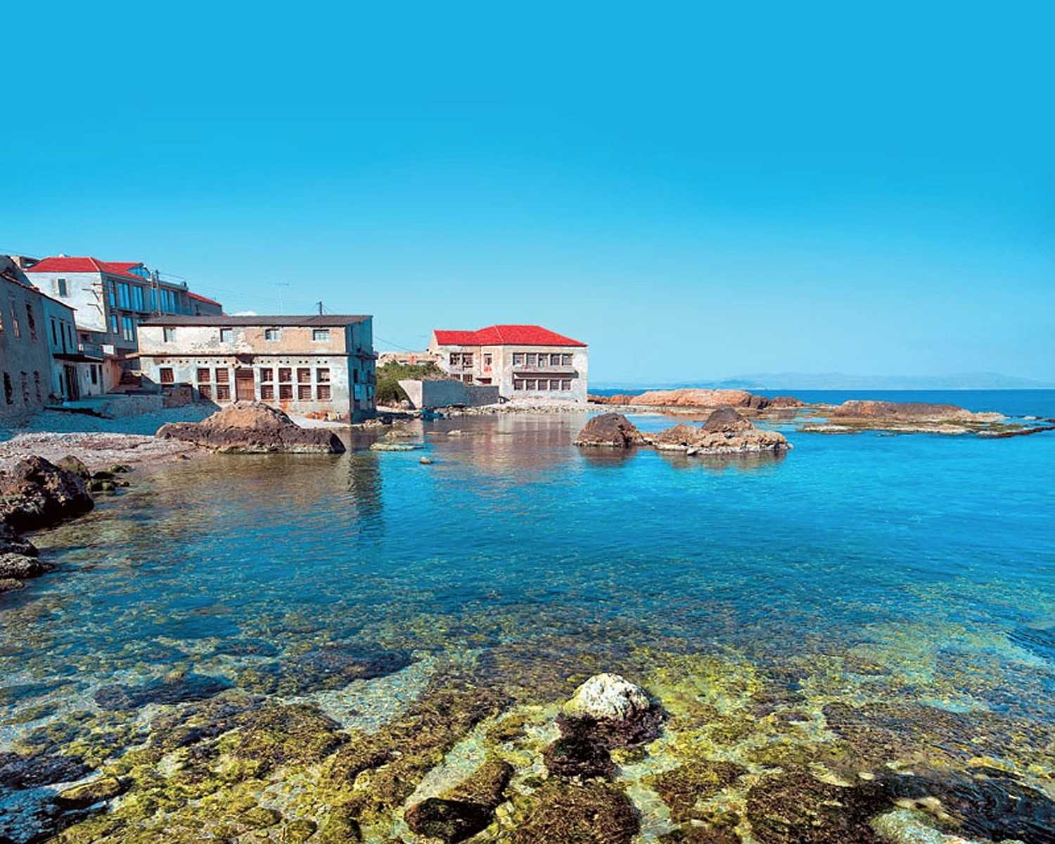 Sea front building in Tampakaria, Chania. ID 05-2783